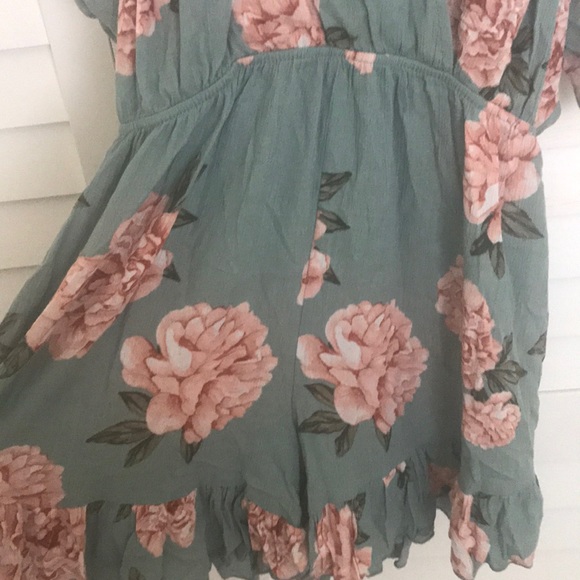 NWOT Peppermint romper medium - Picture 3 of 6